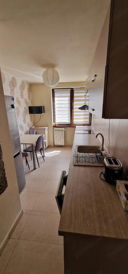 Apartament cu 3 camere decomandat, mobilat în Tipografilor