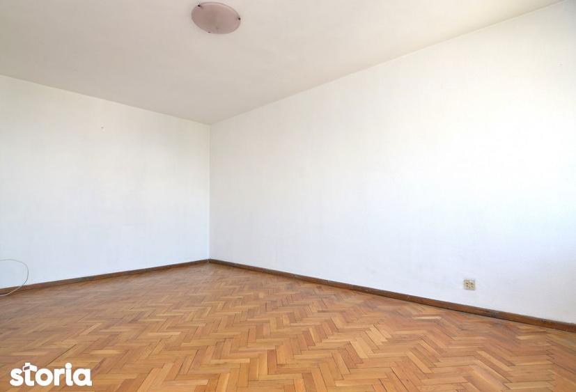 Apartament cu 4 camere decomandat în Centrul Civic