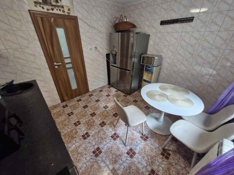 Apartament cu 3 camere decomandat, mobilat în Vitan Mall