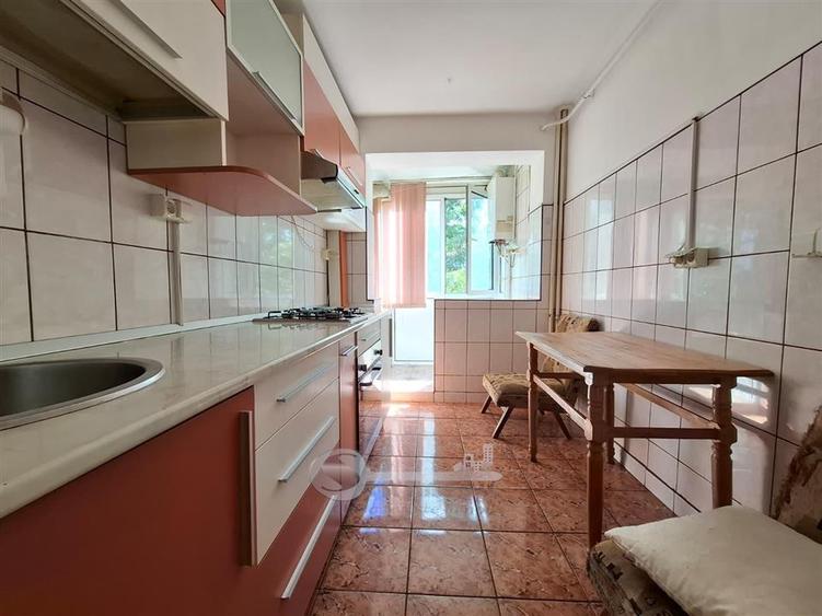 Apartament cu 2 camere decomandat, mobilat în Podu Roș