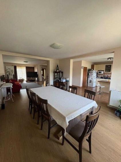 Casă cu 4 camere în Săsar