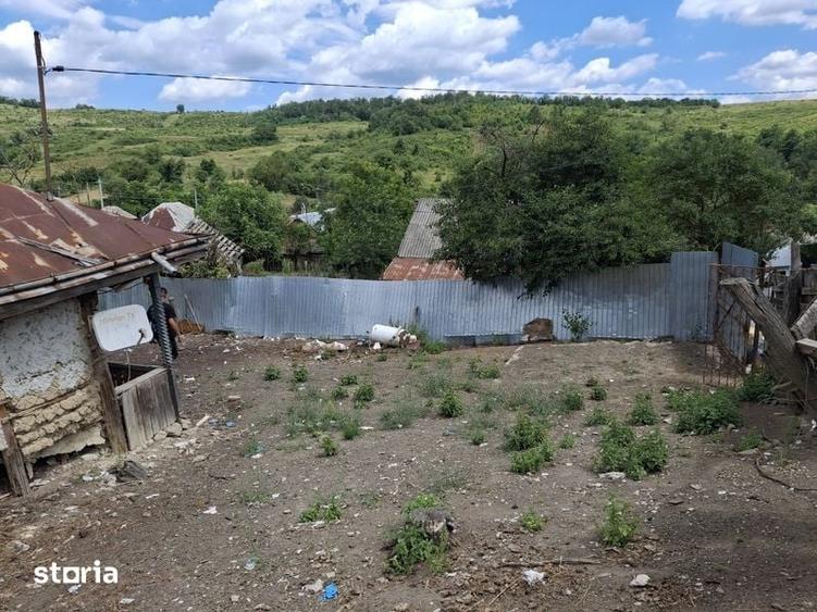 Casă cu 2 camere cu Teren 400 Mp în Central