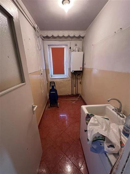 Apartament cu 2 camere decomandat în Podu Roș