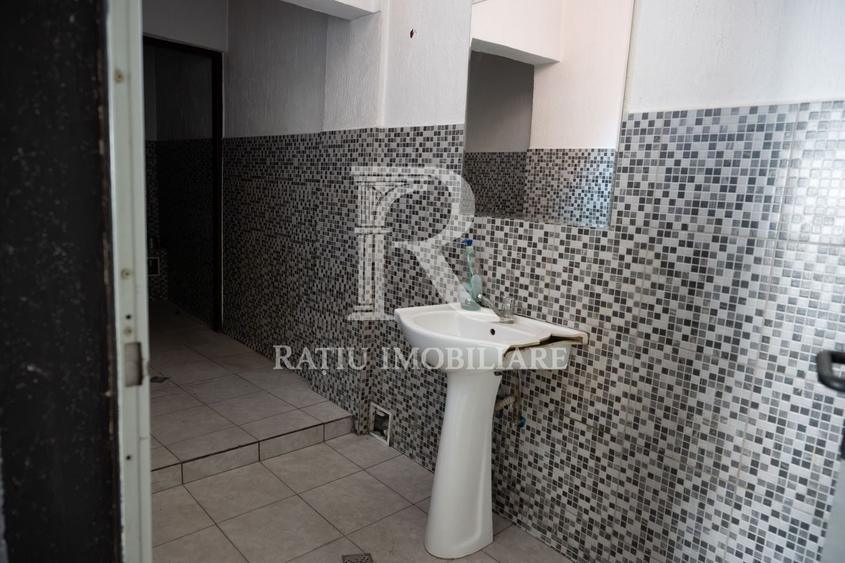 Spațiu comercial, de 300 mp, în Decebal