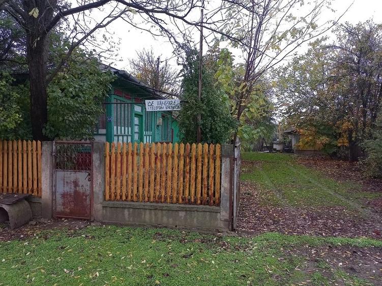 Casă cu Teren 1200 Mp în Scânteia