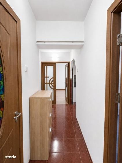 Apartament cu 3 camere decomandat în Noua