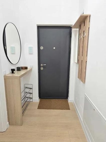 Apartament cu 2 camere semidecomandat, mobilat în Florești