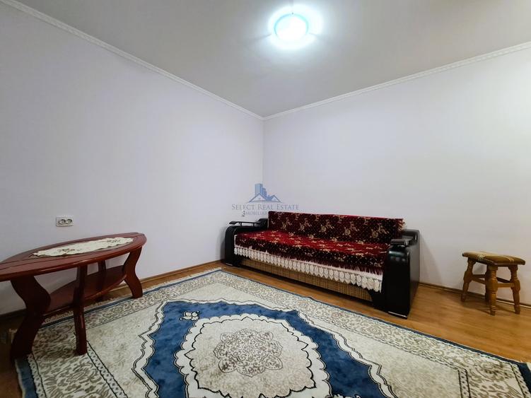 Apartament cu 3 camere semidecomandat, mobilat în Calea Poplăcii
