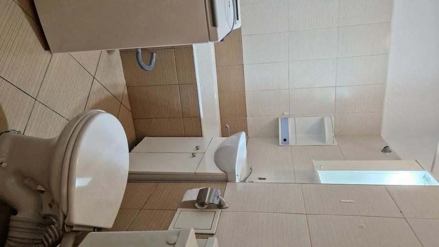 Garsonieră decomandată, mobilată în Titan