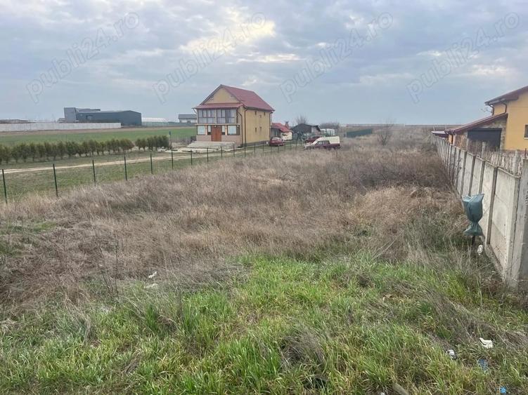 Teren de 4370 mp, în Coșoveni