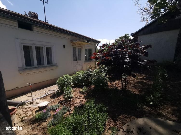 Casă cu 2 camere cu Teren 1170 Mp în Central