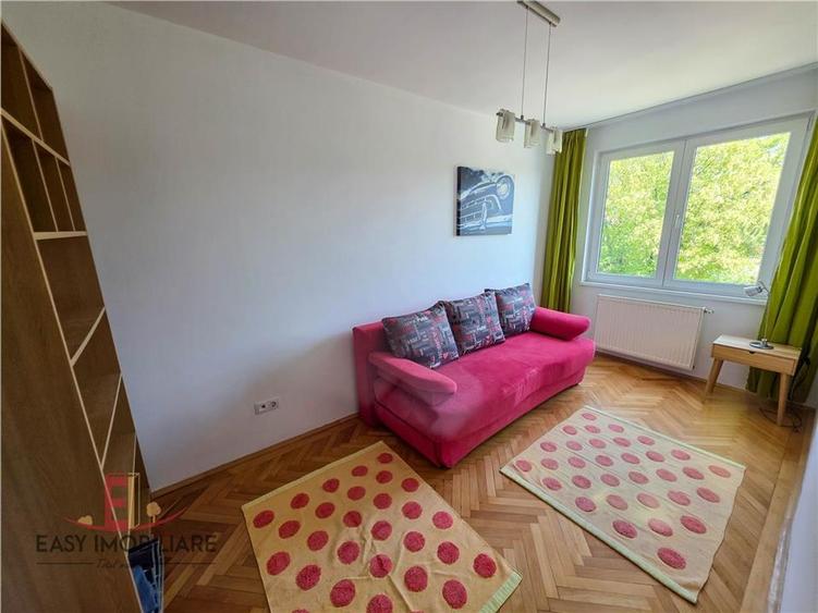 Apartament cu 3 camere decomandat în Aleea Carpați