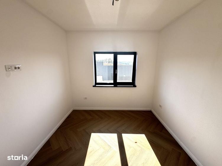 Casă cu 4 camere cu Teren 450 Mp în Bucium