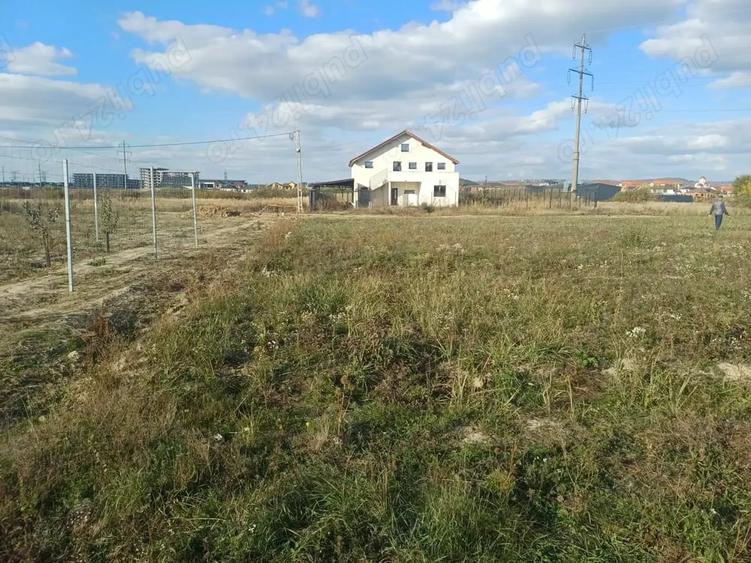 Teren de 1391 mp, în Sânmartin