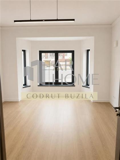 Casă individuală cu 5 camere cu Teren 385 Mp în Ultracentral