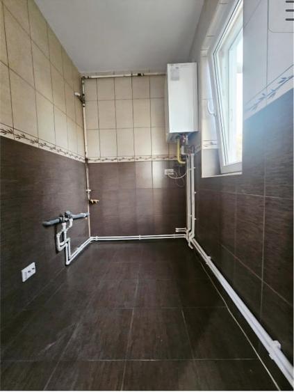 Apartament cu 3 camere semidecomandat, mobilat în Timpuri Noi