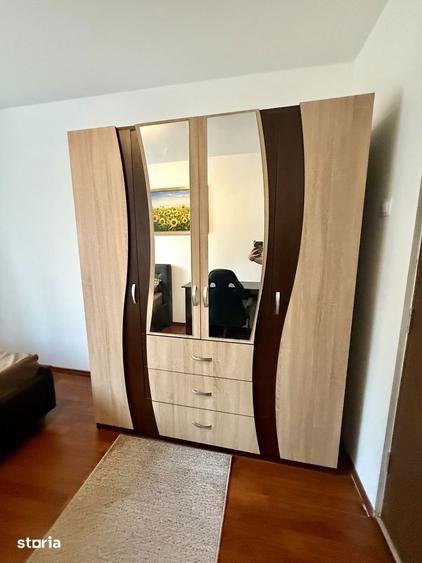 Inchiriez Apartament Renovat 3 Camere Pajura, sect. 1 - 6