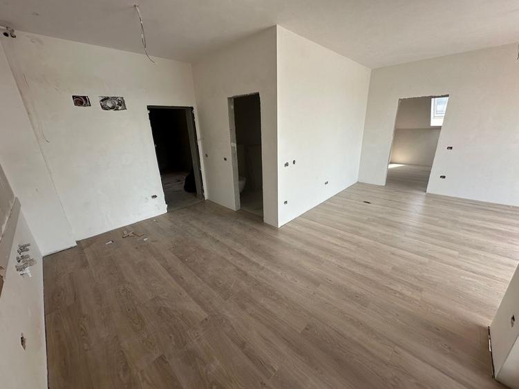 Apartament cu 2 camere decomandat în Freidorf
