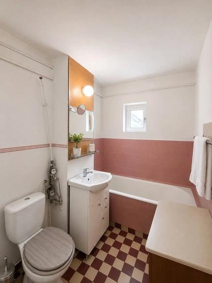 Apartament cu 3 camere decomandat în Nufărul