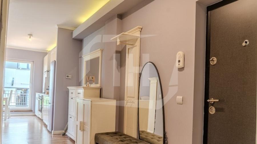 Apartament cu 3 camere semidecomandat, mobilat în Bună Ziua