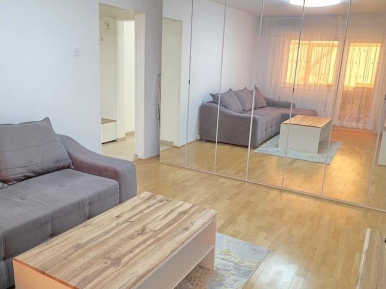 Apartament cu 3 camere decomandat în Dorobanți
