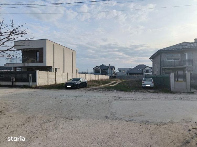 Teren de 910 mp, în Central