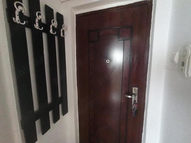 Apartament cu 2 camere decomandat în Micro 15