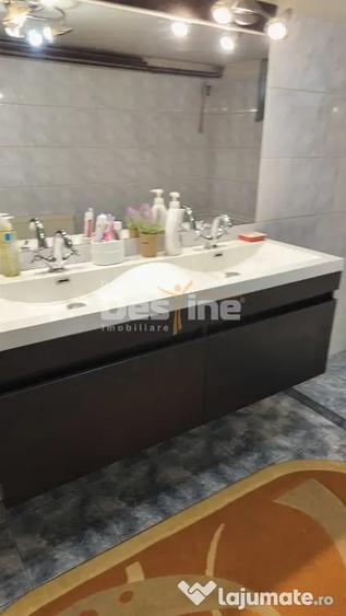 Casă cu 5 camere cu Teren 240 Mp în 16 Februarie