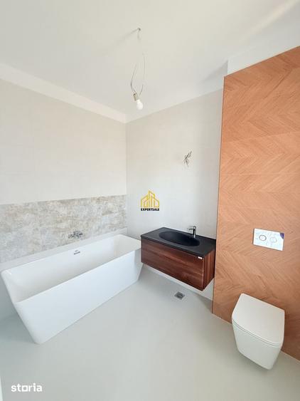 Casă cu 4 camere cu Teren 229 Mp în Central