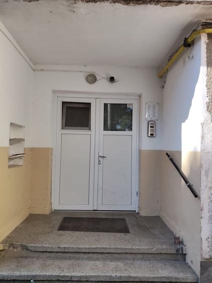 Apartament cu 3 camere semidecomandat în Vetiș