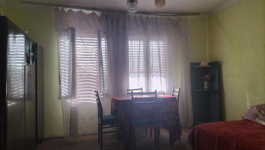 Casă cu 4 camere în Șicula