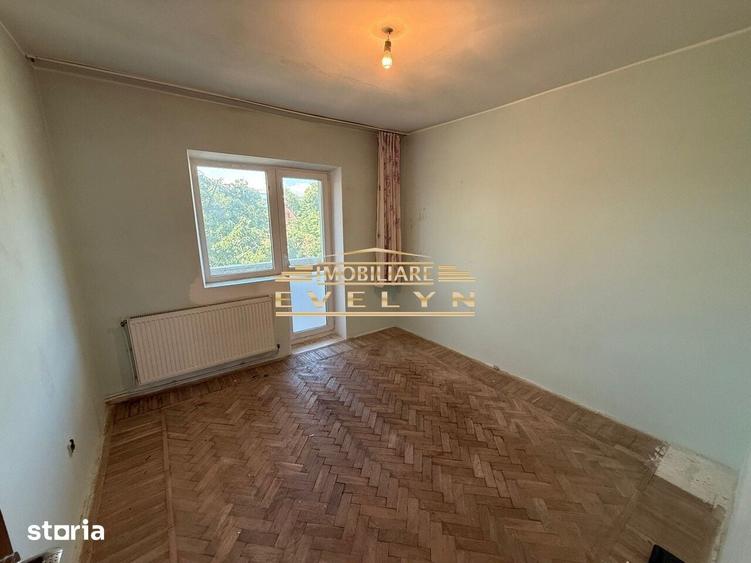 Apartament cu 3 camere decomandat în Central