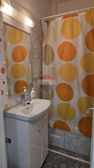 Apartament cu 2 camere decomandat în Universitate