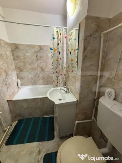 Apartament cu 2 camere decomandat în Republicii