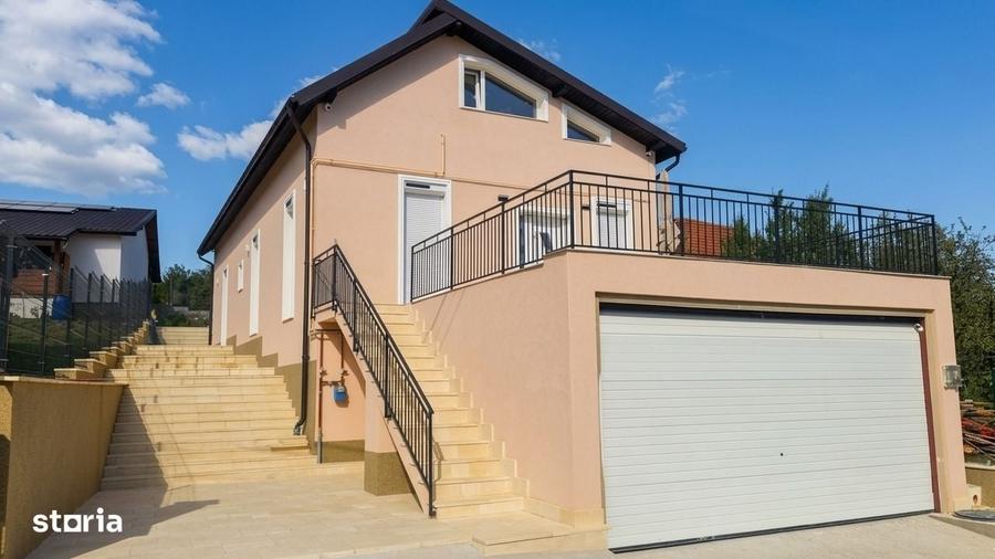 Casă cu 4 camere cu Teren 500 Mp în Central