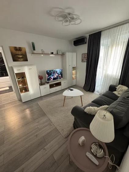 Apartament cu 2 camere semidecomandat, mobilat în Basarab