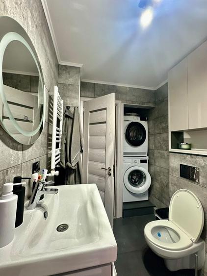 Apartament cu 3 camere decomandat în Sud