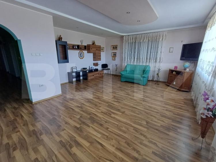 Casă cu 8 camere, 400 mp, 15 ari teren, Salcea - 5