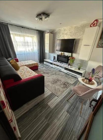 Apartament cu 3 camere decomandat, mobilat în Păcurari
