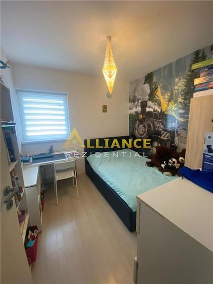 Apartament cu 3 camere decomandat, mobilat în Berceni