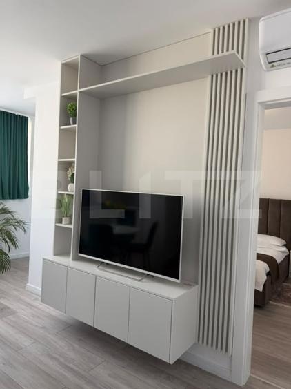 Apartament cu 2 camere semidecomandat, mobilat în Aradului