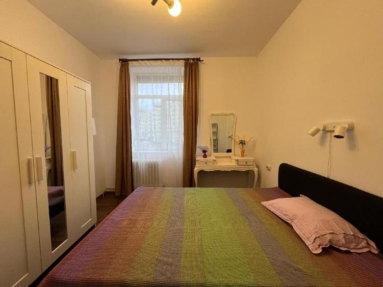 Apartament cu 2 camere decomandat, mobilat în Podul de Fier