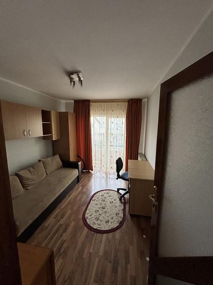 Apartament cu 3 camere decomandat în Nord