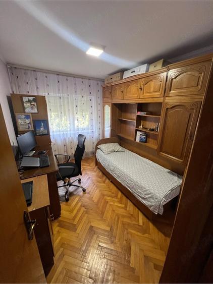Apartament cu 4 camere decomandat în Inel II