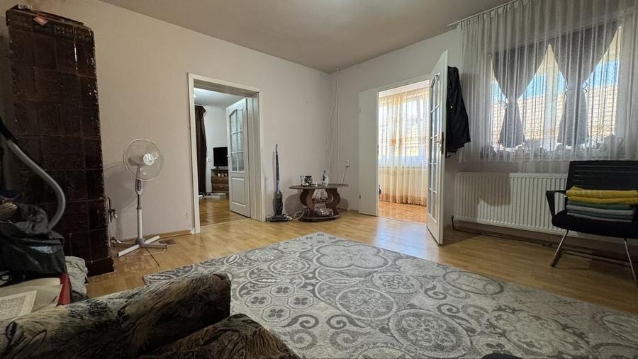 Casă cu 2 camere în Central