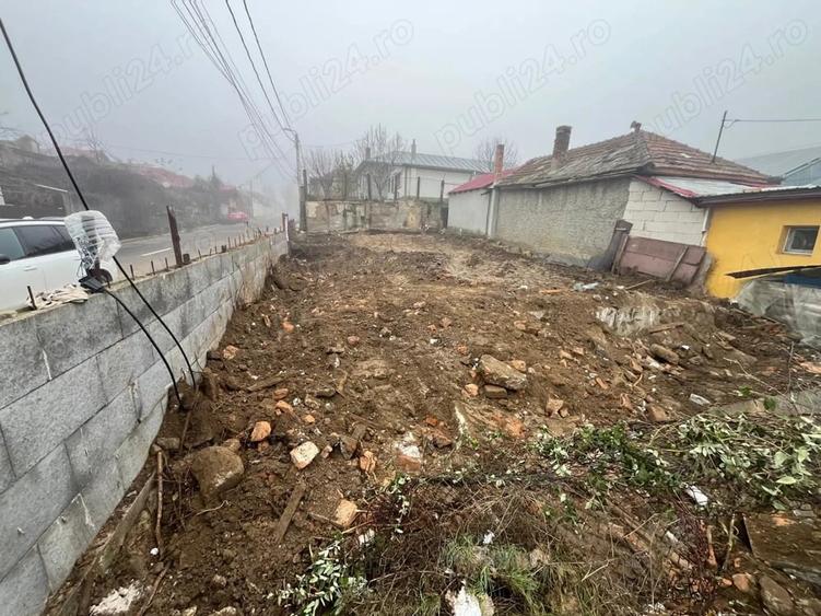 Casă cu 2 camere cu Teren 182 Mp în Centrul Vechi