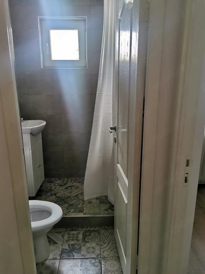 Apartament cu 3 camere semidecomandat în Simeria