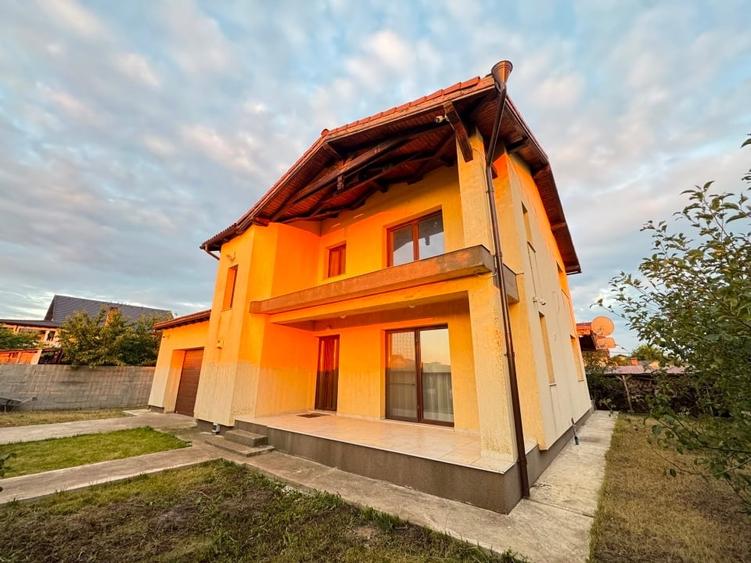 Casă individuală cu 4 camere cu Canalizare în Sânpetru