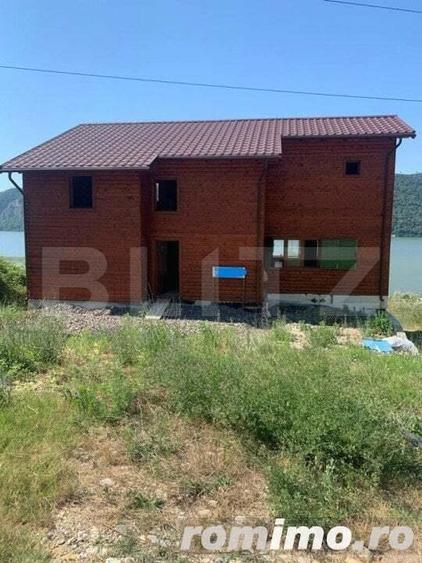 Casă cu 5 camere cu Teren 582 Mp în Central