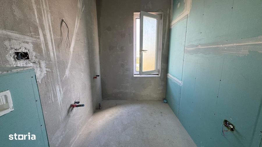 Apartament cu 3 camere decomandat în Torontalului